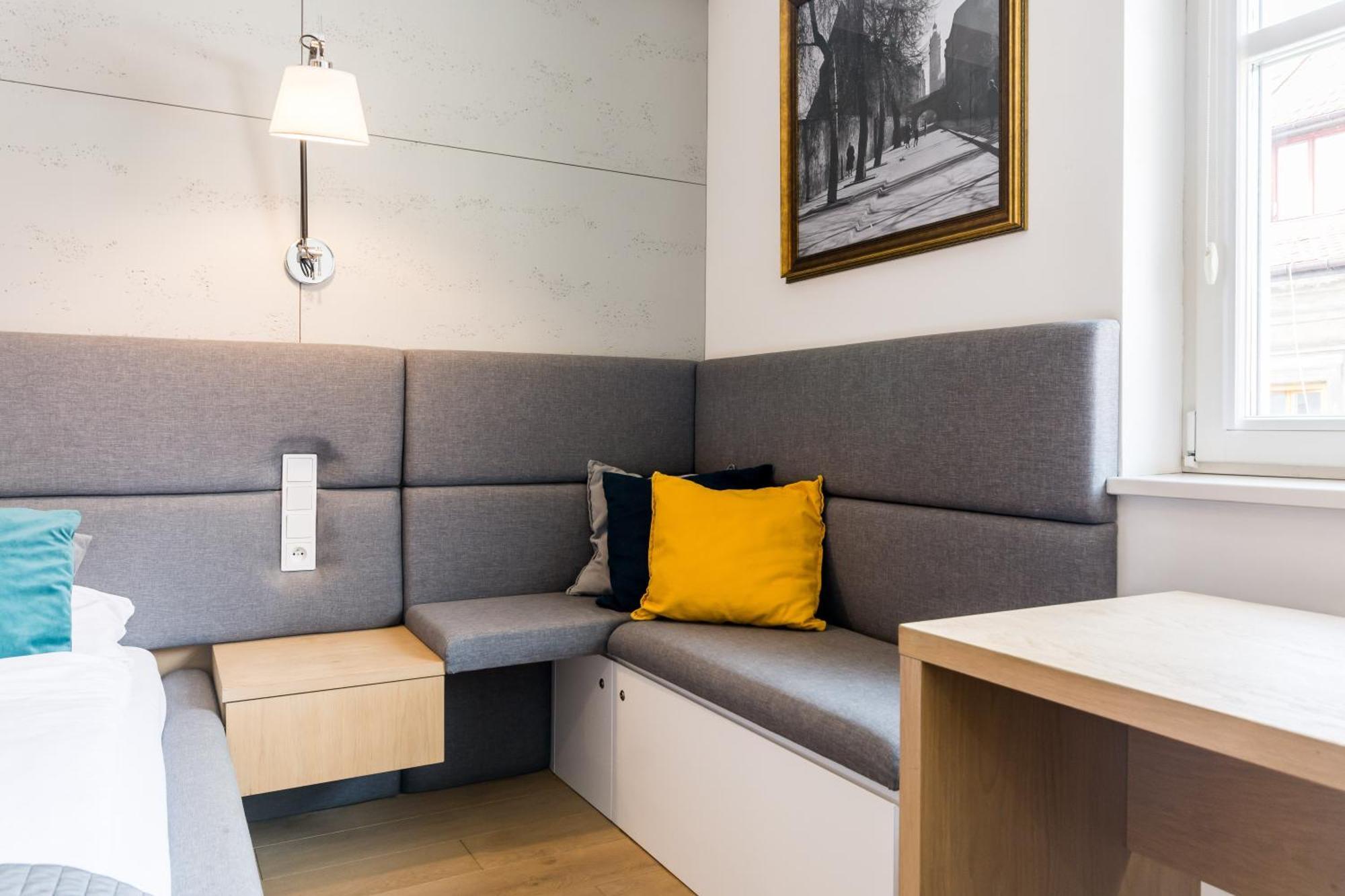 Old Town Premium Queen'S Apartments คราคูฟ ภายนอก รูปภาพ