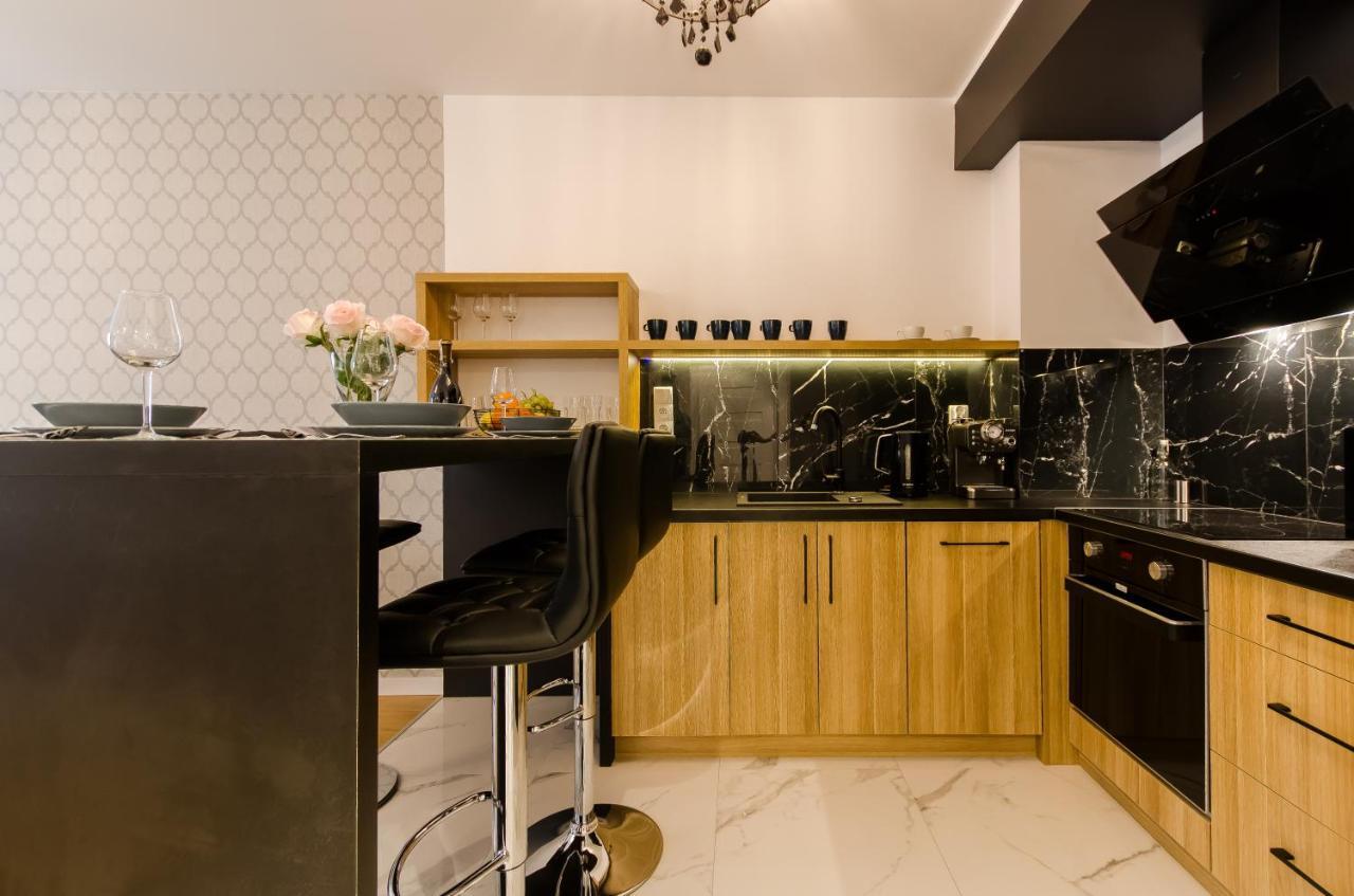 Old Town Premium Queen'S Apartments คราคูฟ ภายนอก รูปภาพ